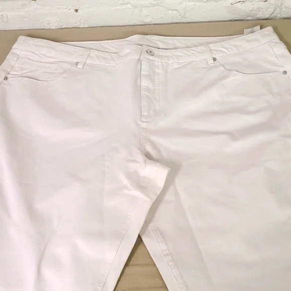 Isaac Mizrahi Live White Ankle Jeans Size 24W NWOT Plus - Picture 2 of 7